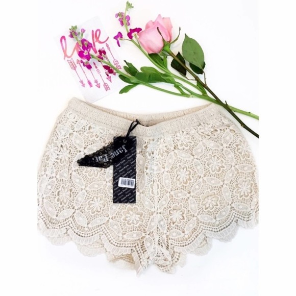 Janet Paris Pants - Janet Paris Cream Lace crochet Stretchy Shorts